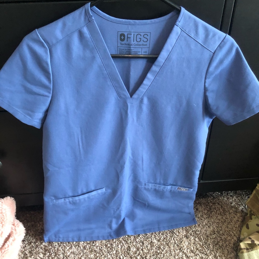 Big Sky 3 pocket scrub top - Picture 2 of 3